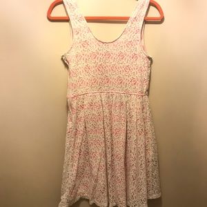 Pink & White lace dress (M)